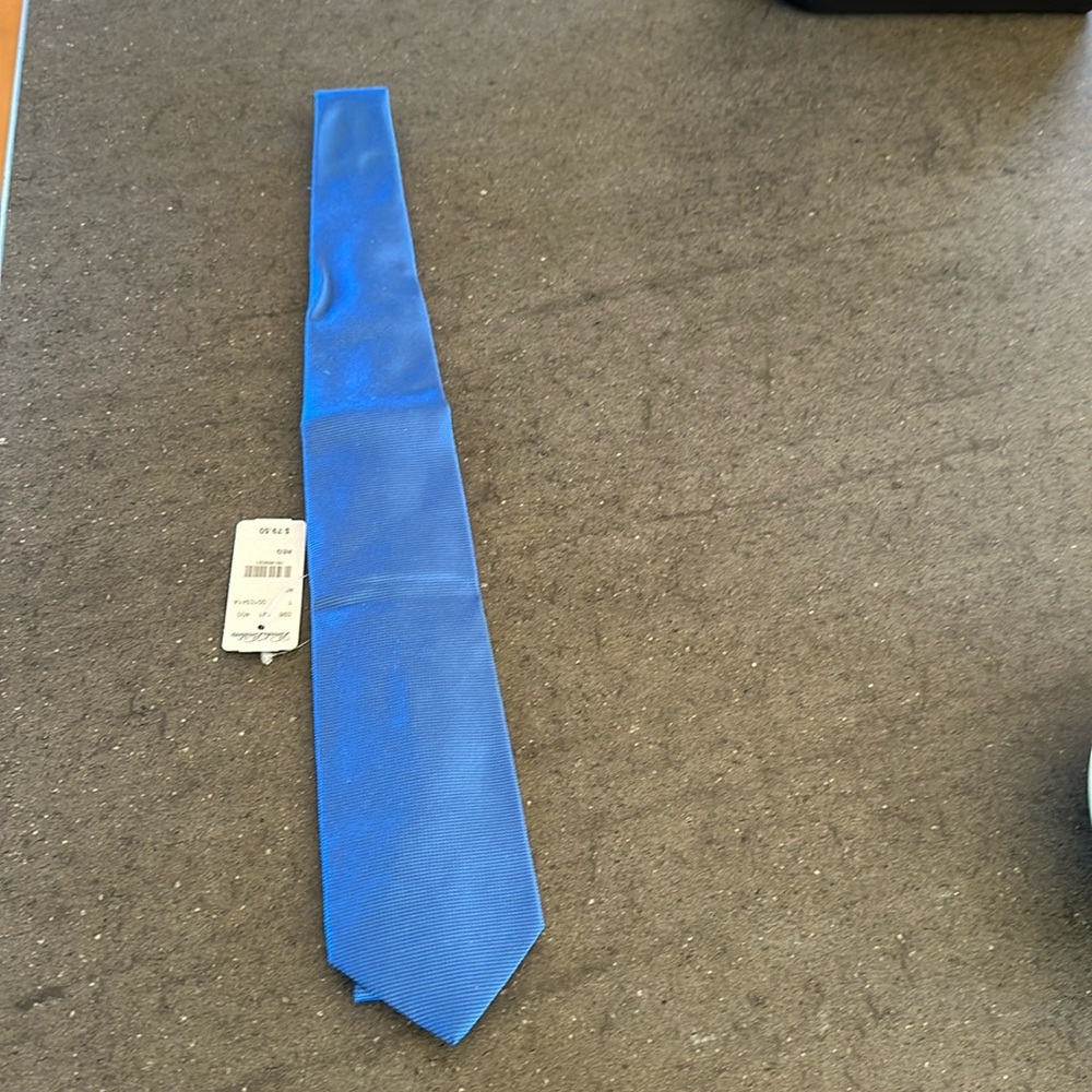 Brooks Brothers 100% Silk Tie. Never worn, tag still on!
